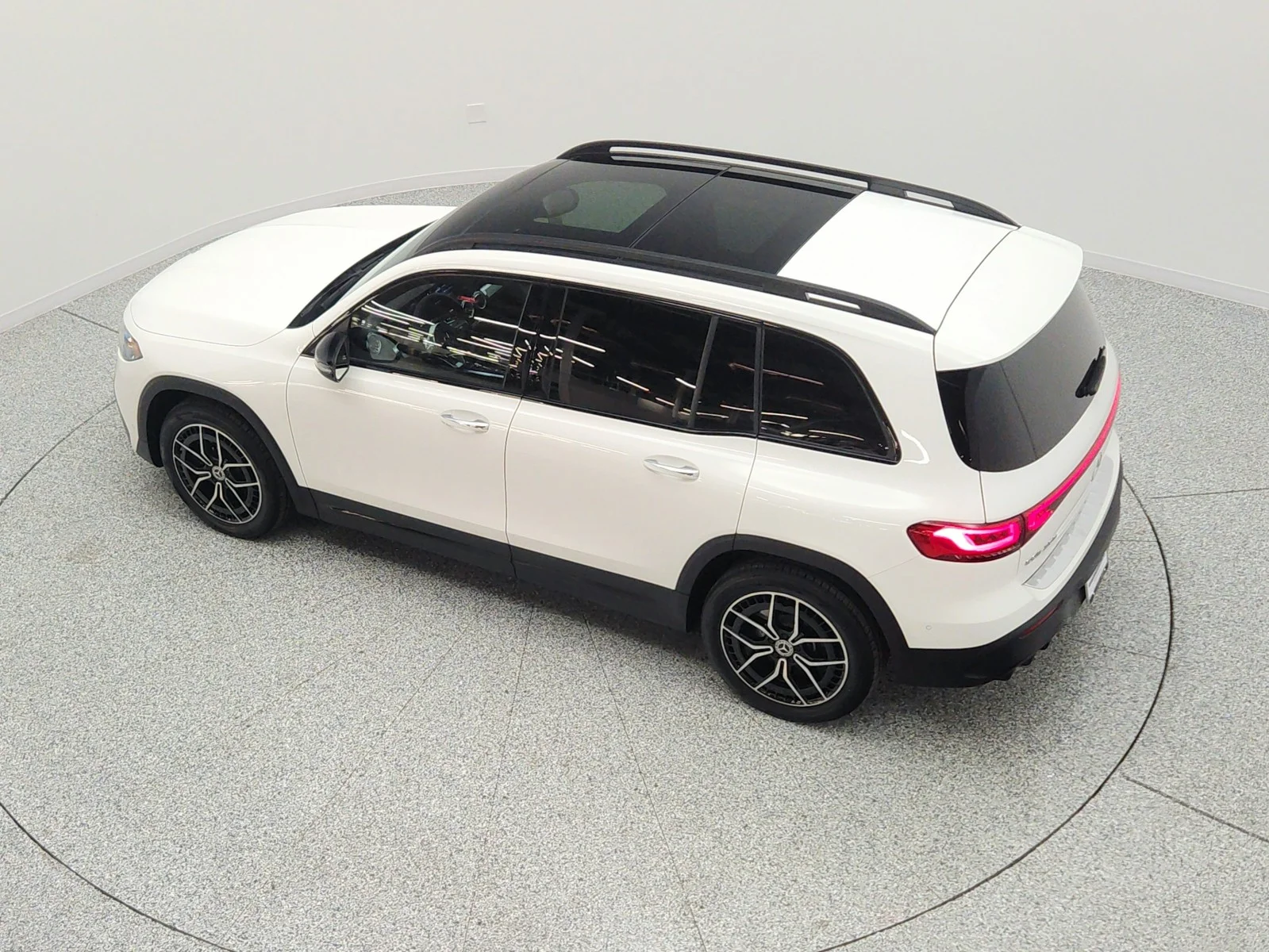Used 2023 Polar White Mercedes-Benz EQB 300 4MATIC® SUV image 30