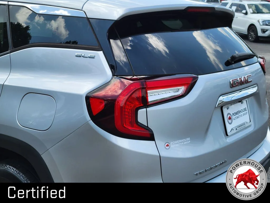 Used 2022 Silver GMC SLE image 12