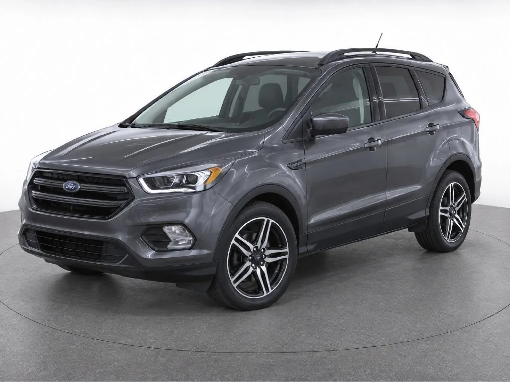 Used 2019 Gray Ford SEL image 2