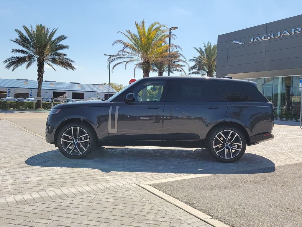 New 2026 Carpathian Grey Land Rover SE image 2
