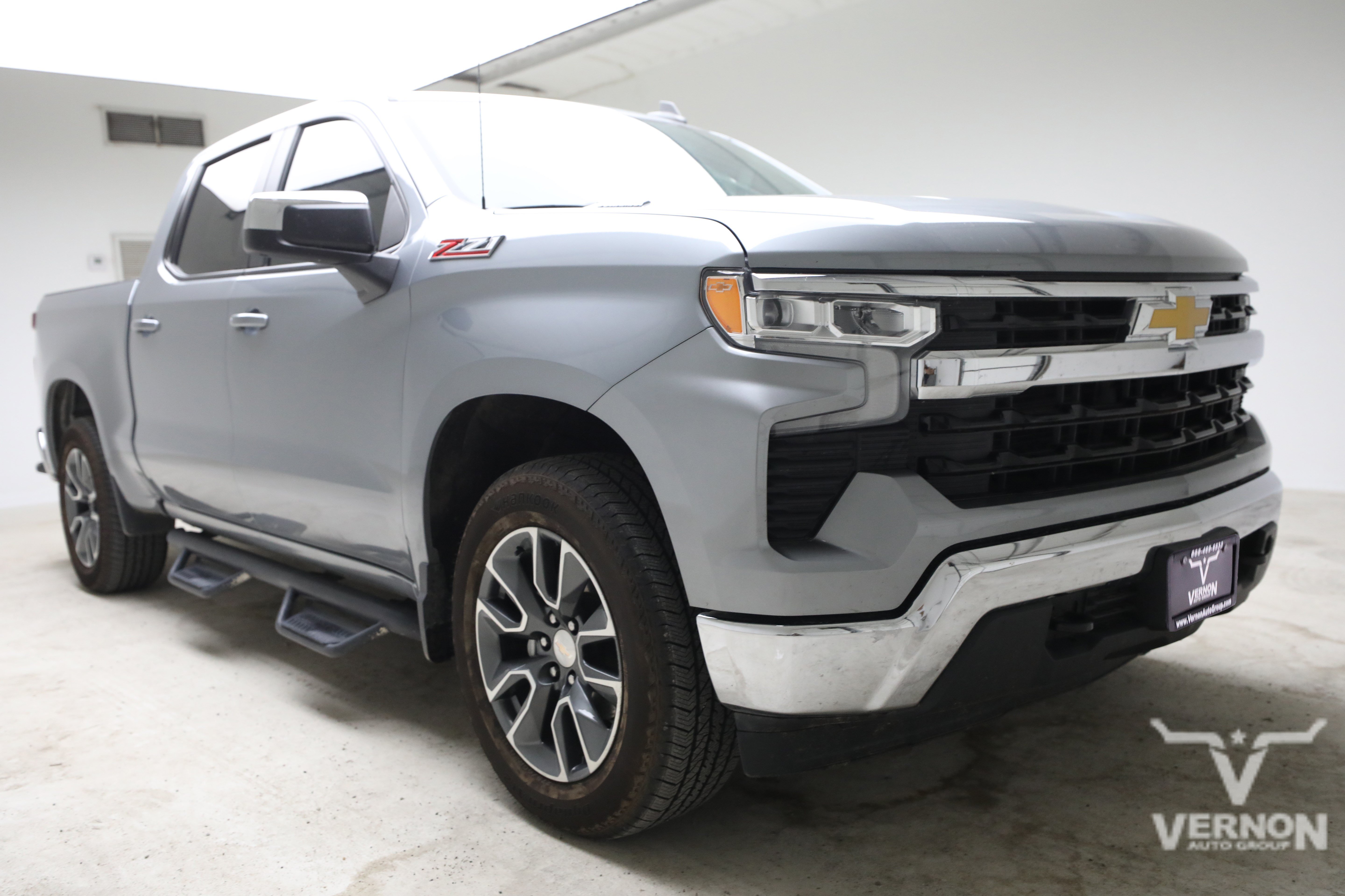 Used 2023 Sterling Gray Metallic Chevrolet Y image 7