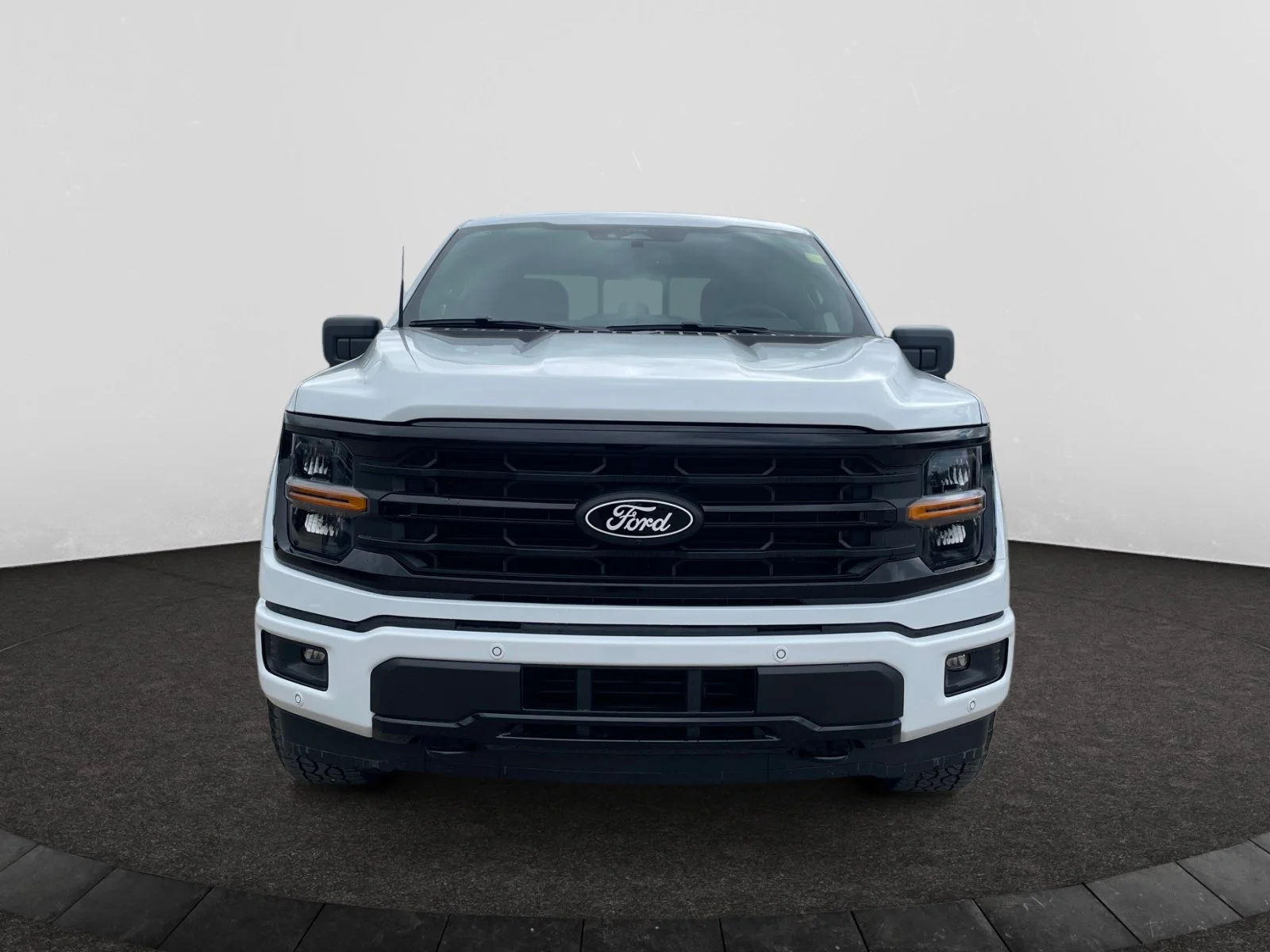 New 2026 Oxford White Ford XLT image 8