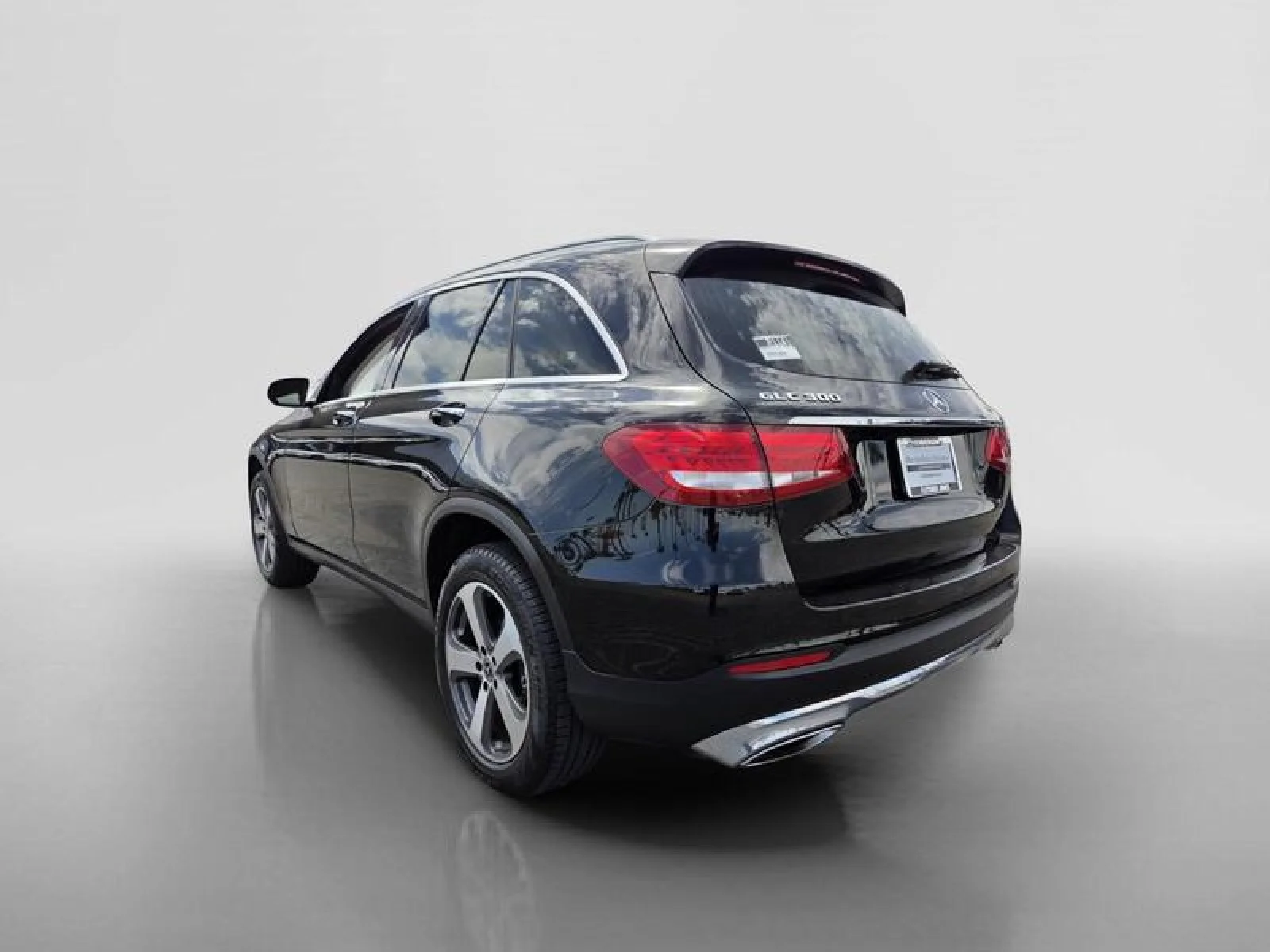 Used 2018 Black Mercedes-Benz GLC 300 image 3