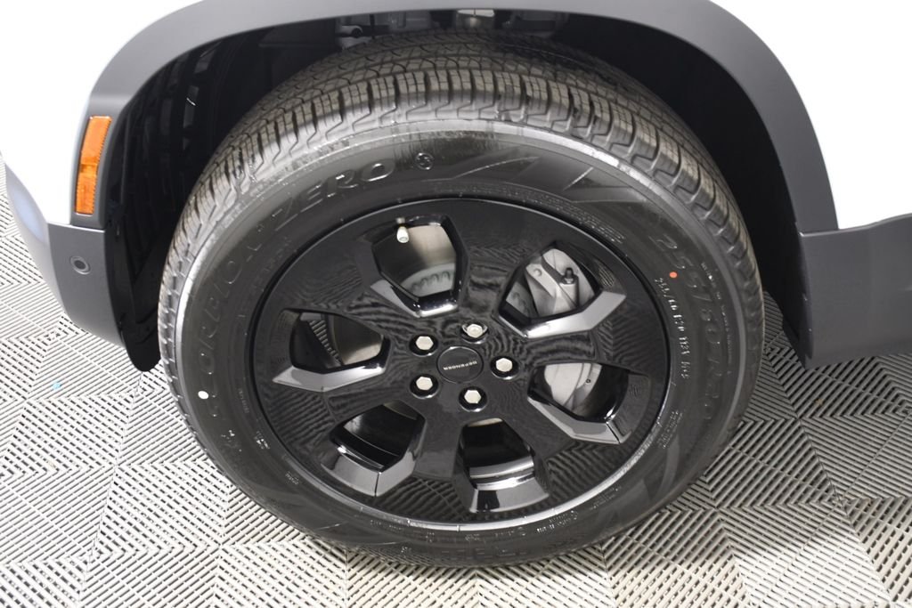 New 2026 Fuji White Land Rover S image 11