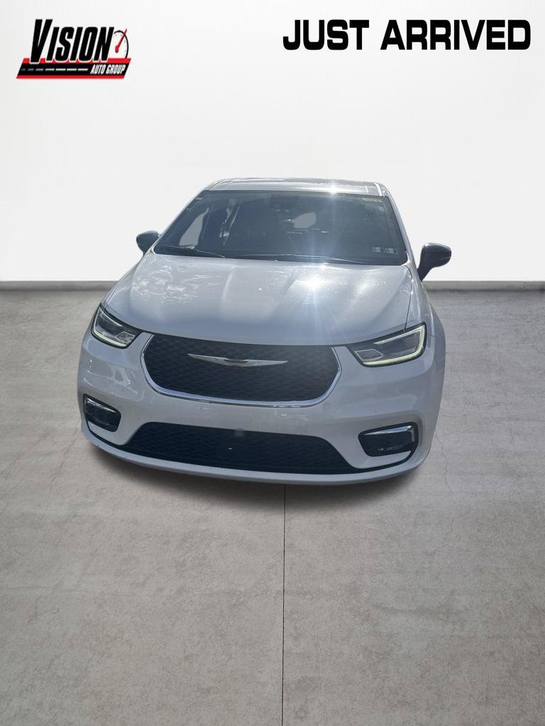 Used 2026 White Chrysler Select image 3