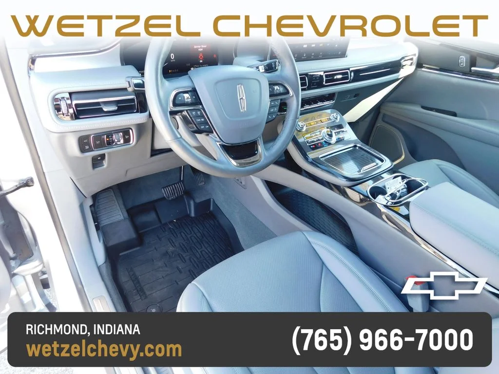 Used 2023 Silver Lincoln Reserve image 15