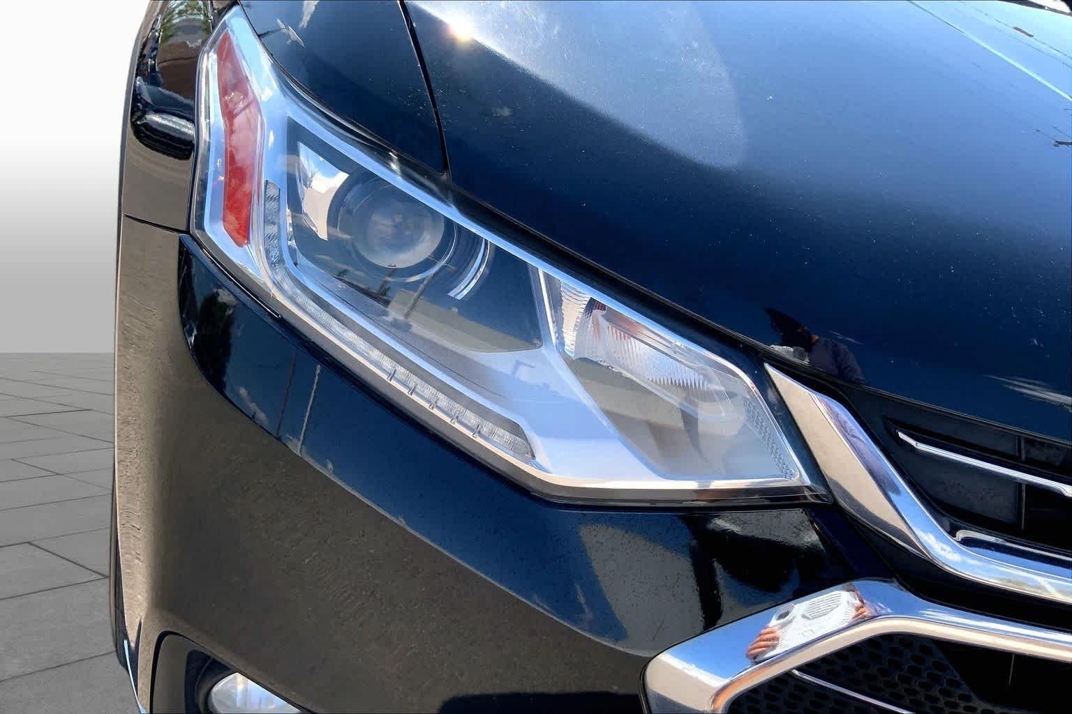 Used 2018 Mosaic Black Metallic Chevrolet LT Cloth image 27