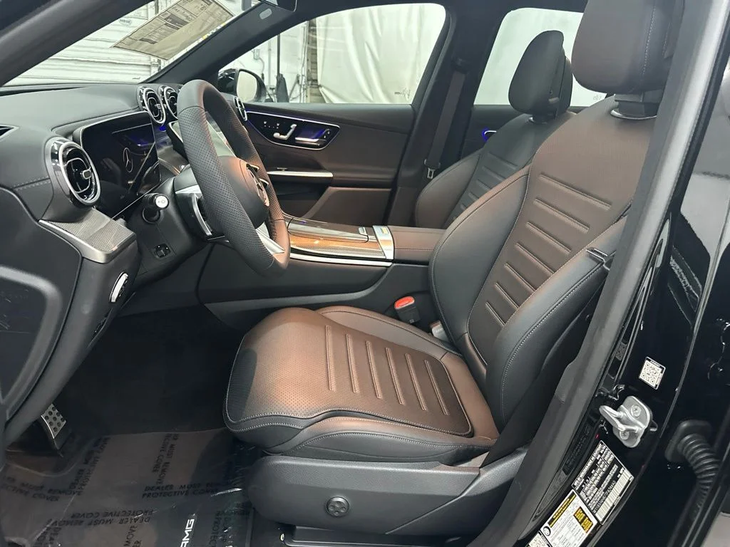 New 2026 Black Mercedes-Benz GLC 300 image 19