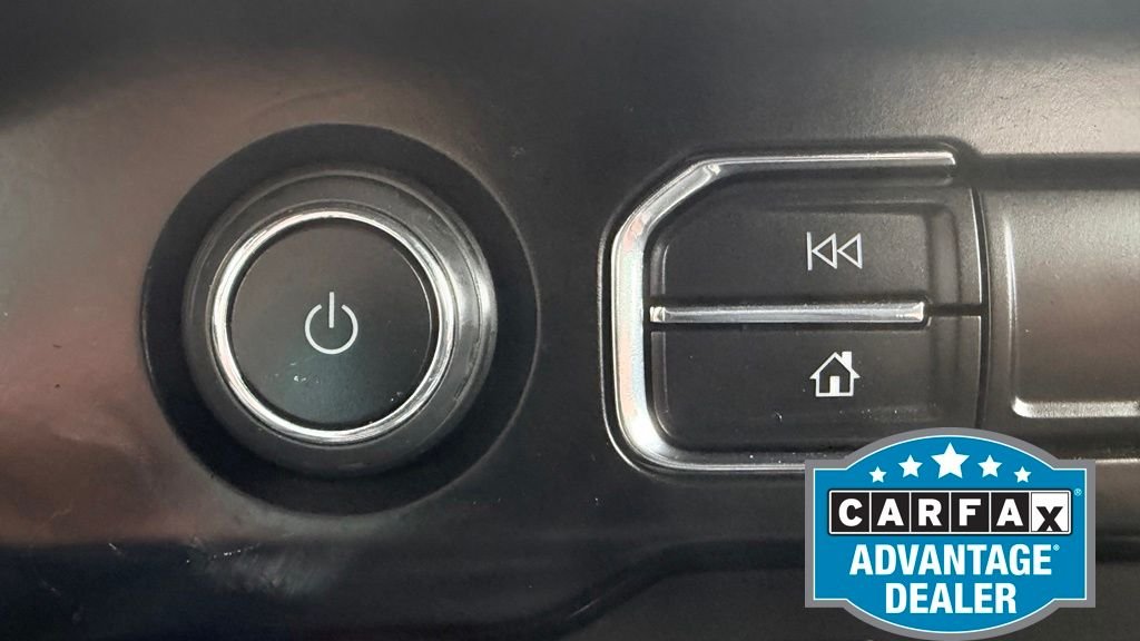 Used 2022 Black Chevrolet Z71 image 31
