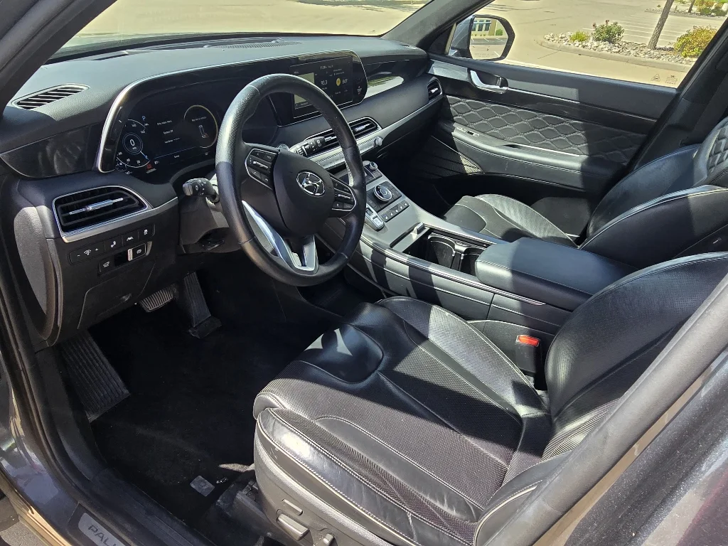 Used 2020 Steel Graphite Hyundai Limited image 25