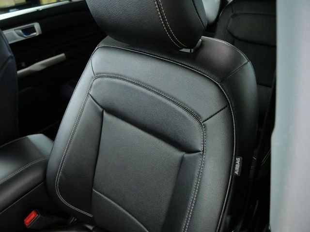 Used 2023 Gray Ford Limited image 18