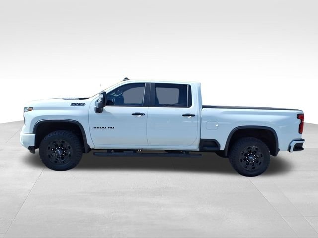 Used 2024 White Chevrolet LT image 6