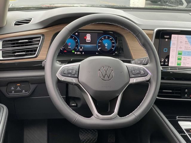 2025 Volkswagen Atlas SE w/Tech - Photo 13