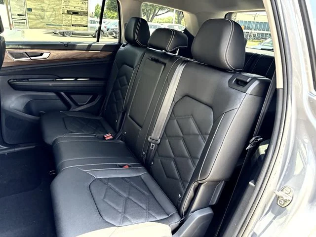 New 2026 Silver Volkswagen 2.0T SE w/Technology image 22