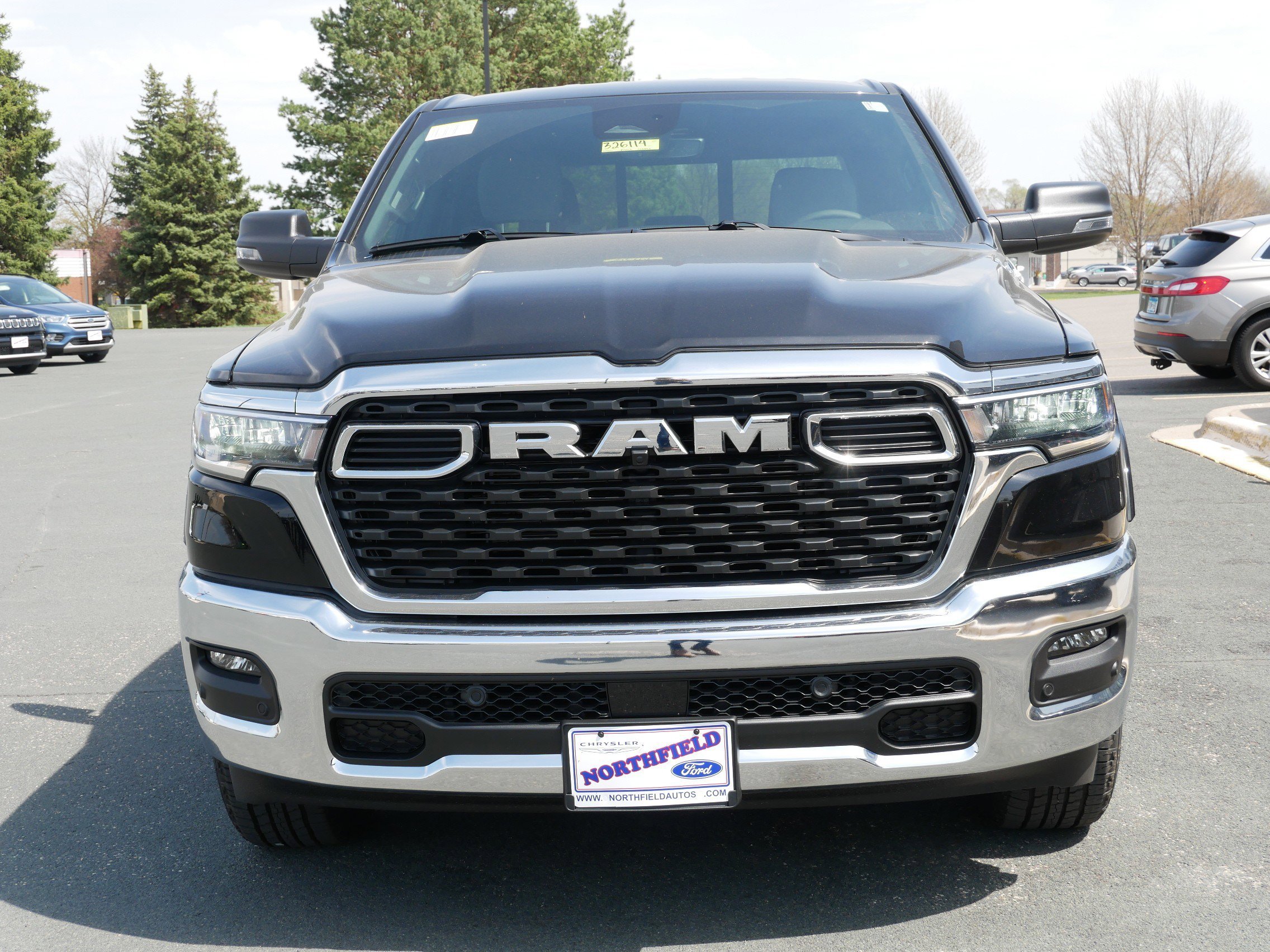 New 2026 Diamond Black Crystal Pearl-Coat Exterior Paint RAM Big Horn image 3