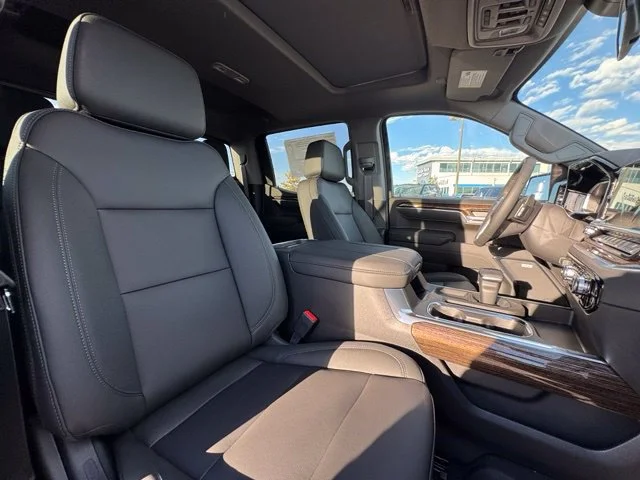 New 2026 Onyx Black GMC Elevation image 31