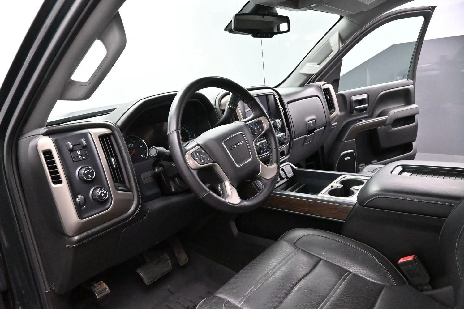 Used 2017 DARK SLATE METALLIC GMC Denali image 16