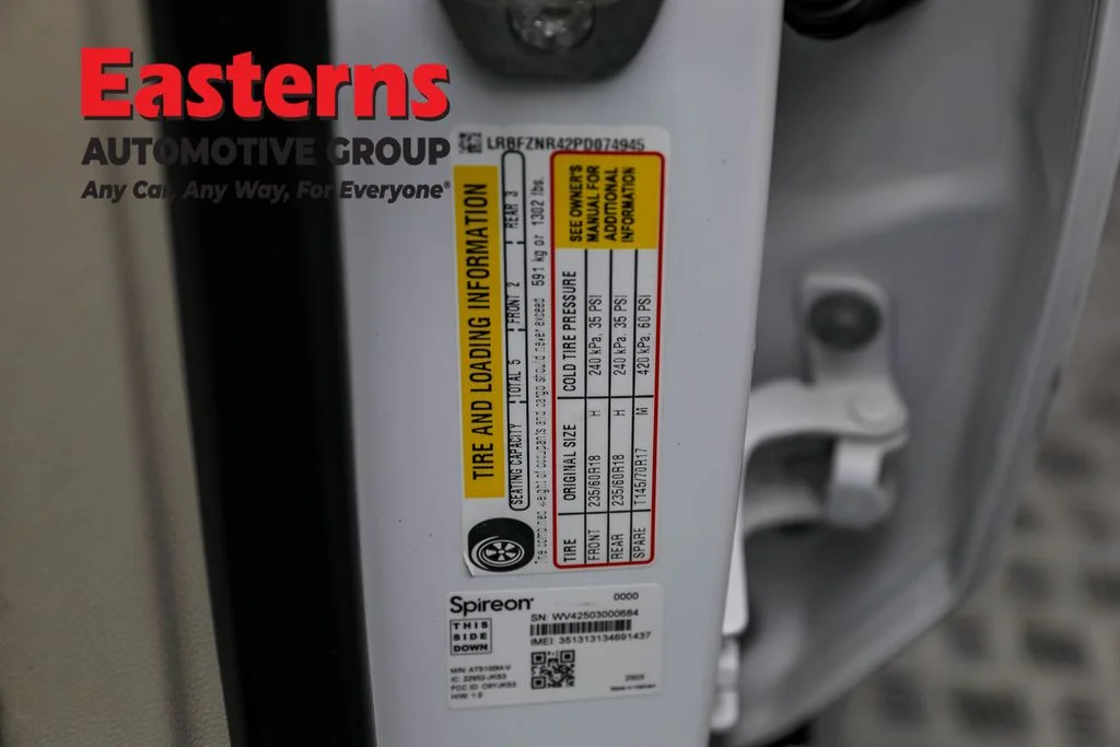 Used 2023 White Buick Essence image 35