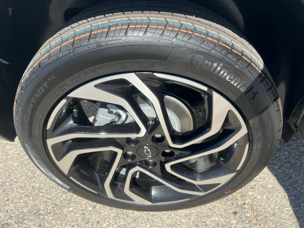 New 2026 Iridescent Pearl Tricoat Chevrolet RS image 30