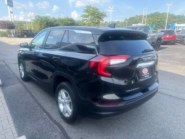 Used 2024 Black GMC SLE image 5