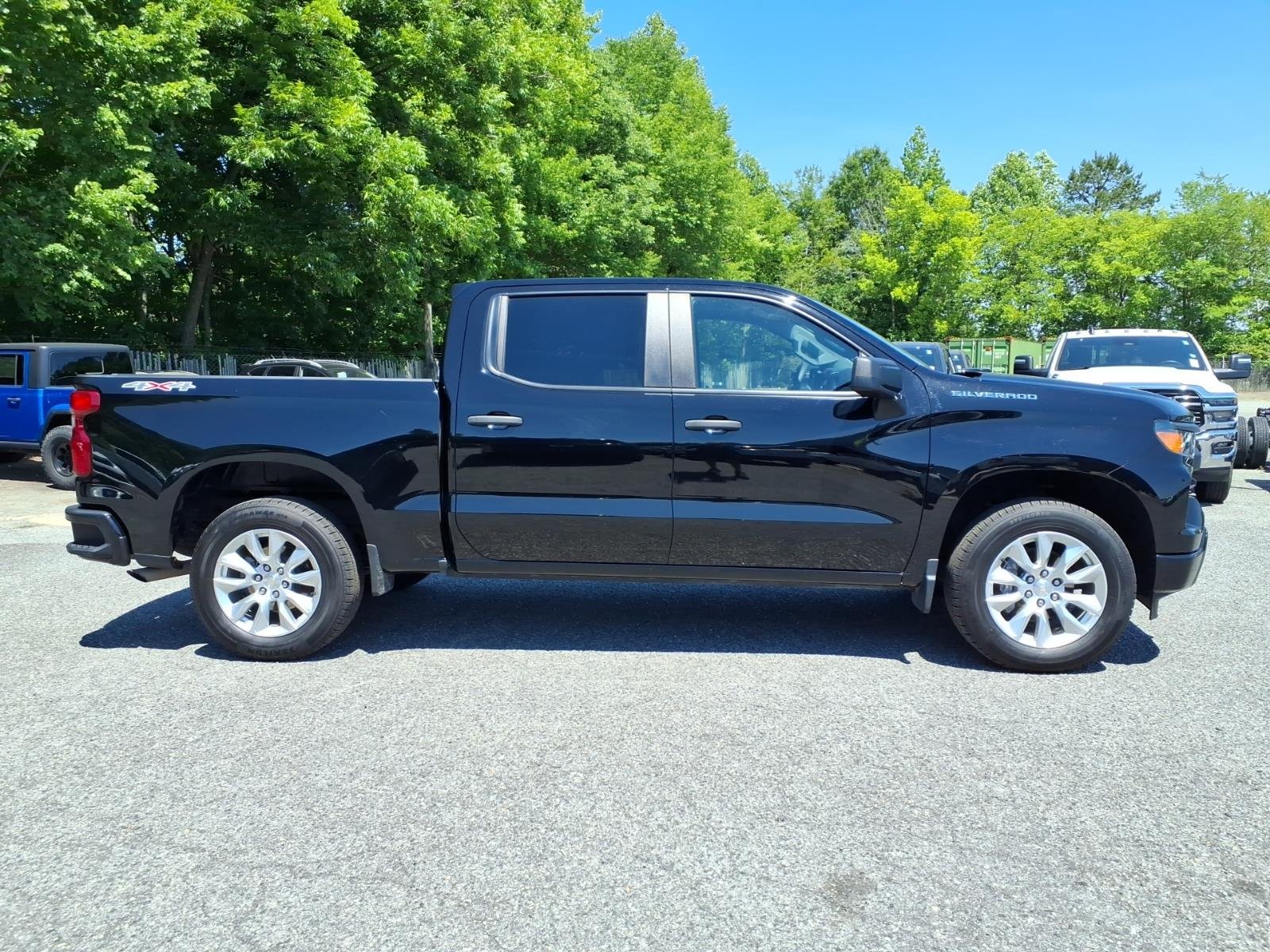 Used 2023 Black Chevrolet Custom image 25