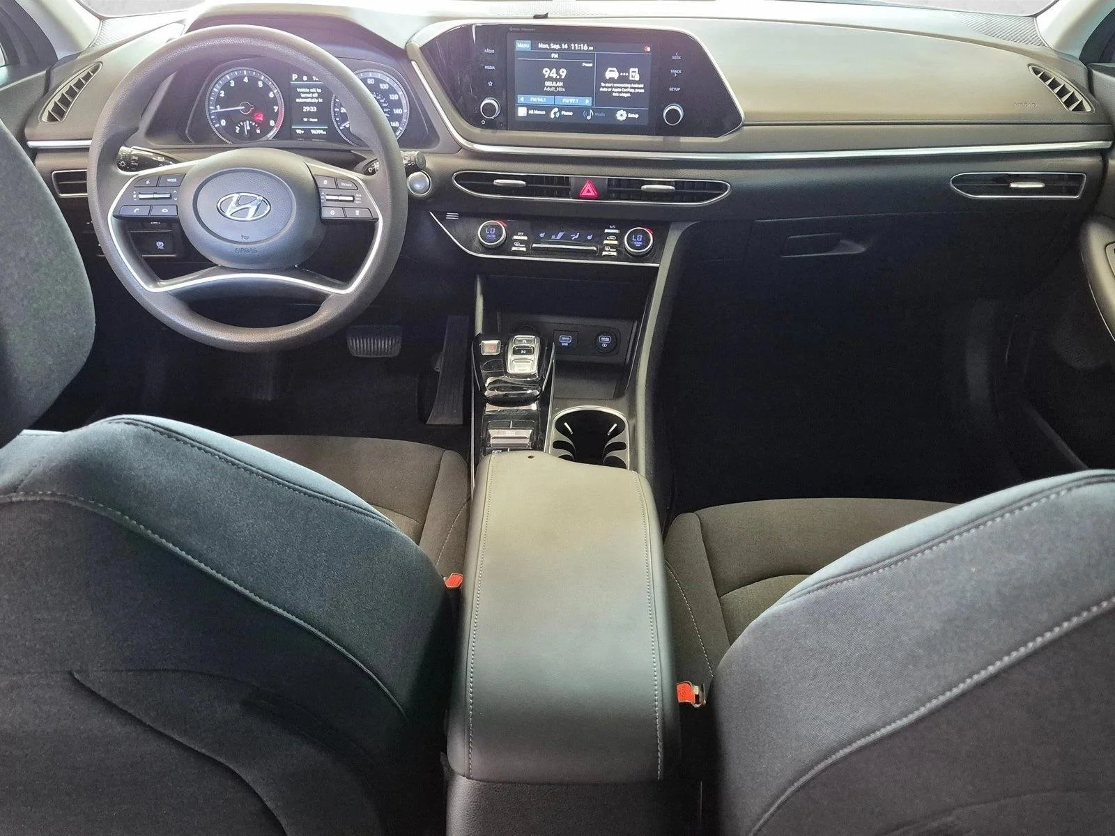 Used 2021 Shimmering Silver Pearl Hyundai SEL image 16