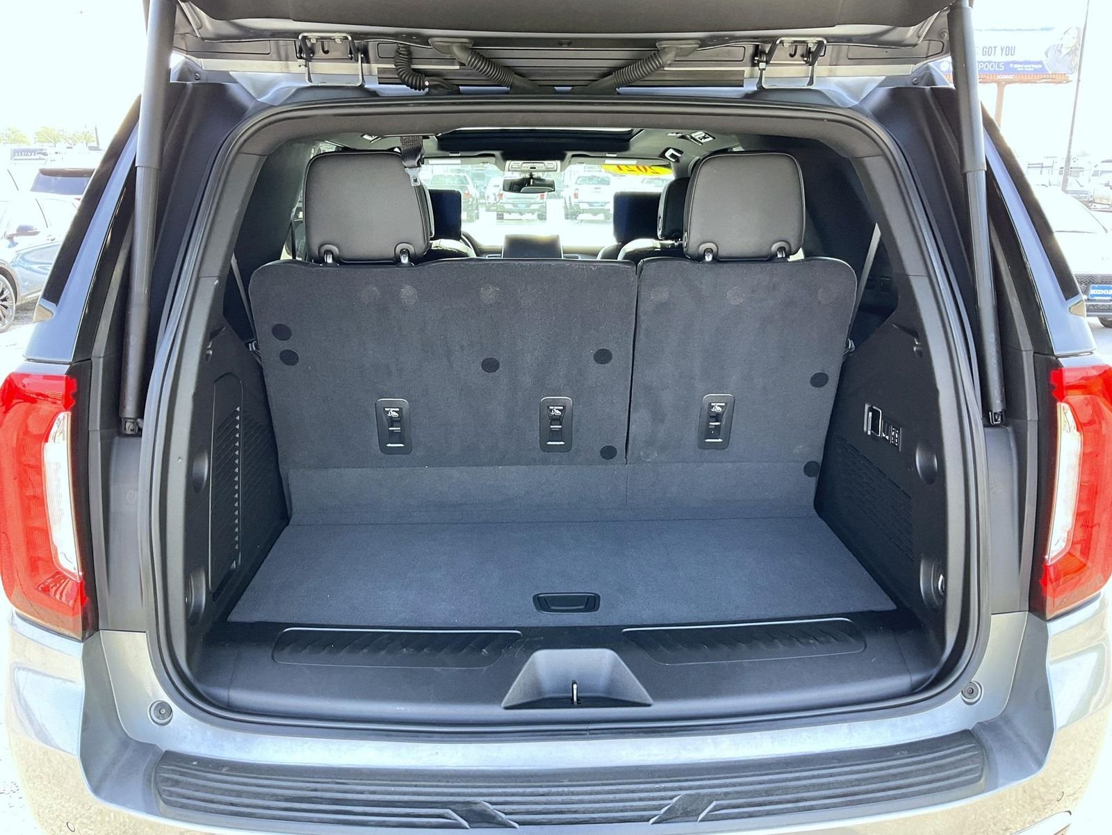 Used 2021 Gray GMC SLT image 23