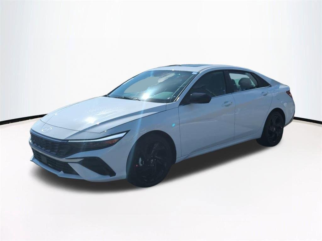 New 2026 White Hyundai SEL Sport Premium image 9