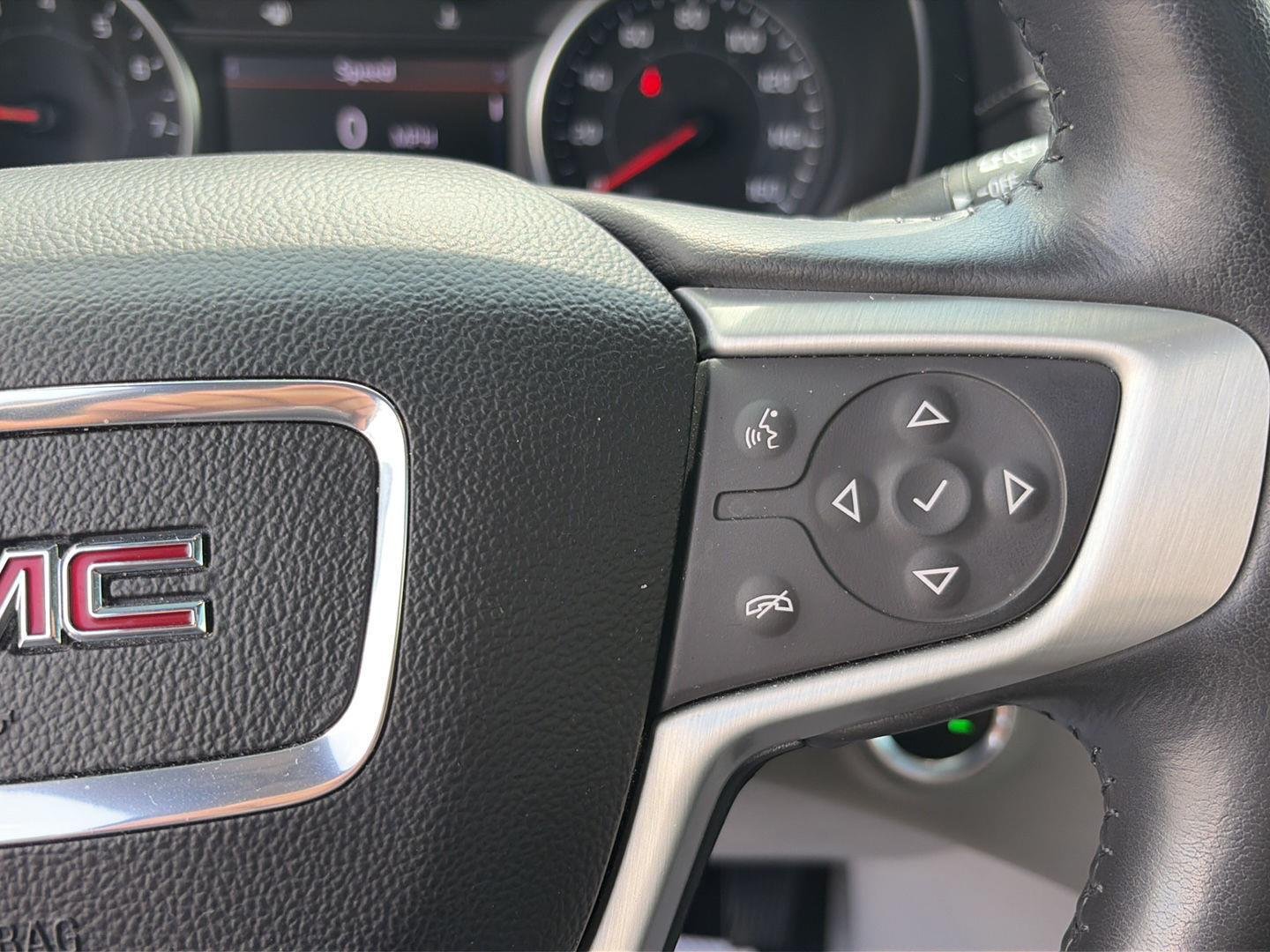 Used 2022 SUMMIT WHITE GMC SLT image 18