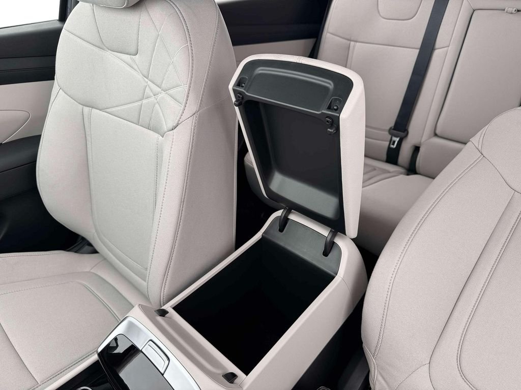 New 2026 White Hyundai SE FWD image 38
