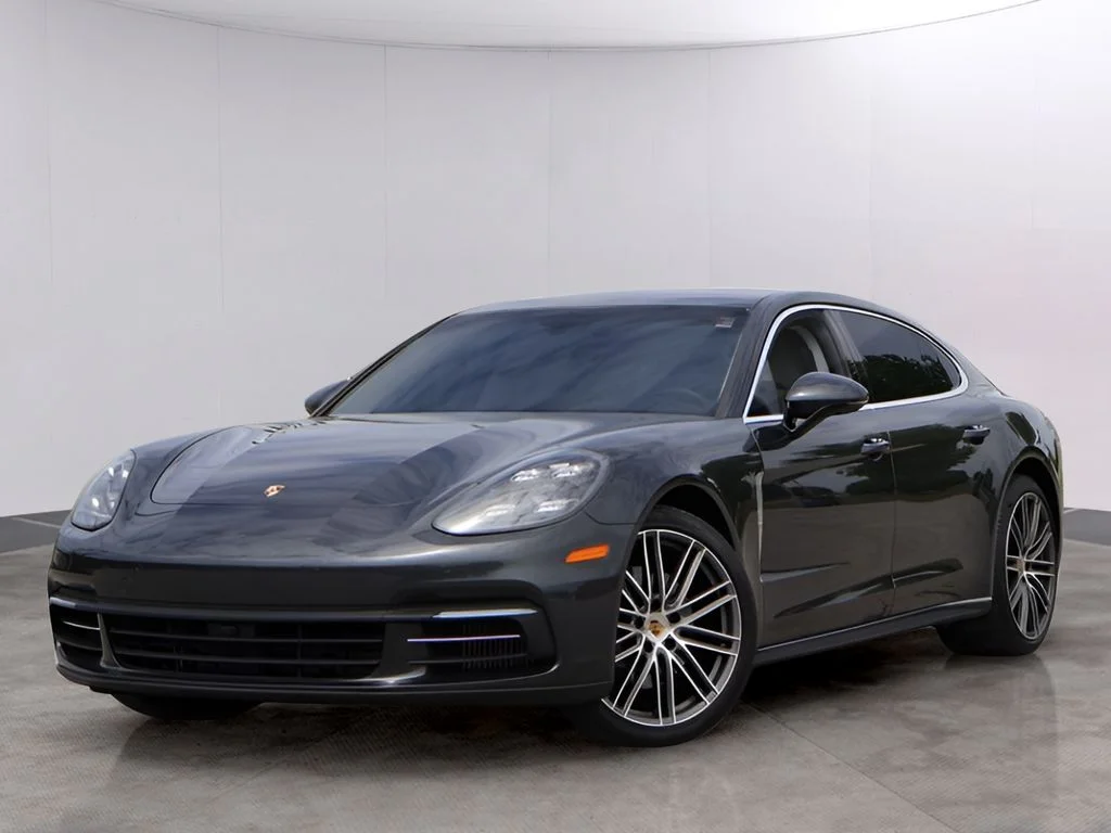 2018 Porsche Panamera 4S Executive's photo