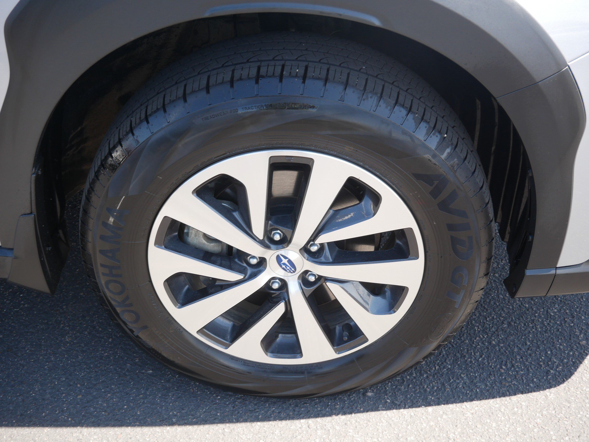 Used 2025 Ice Silver Metallic Subaru Premium image 15