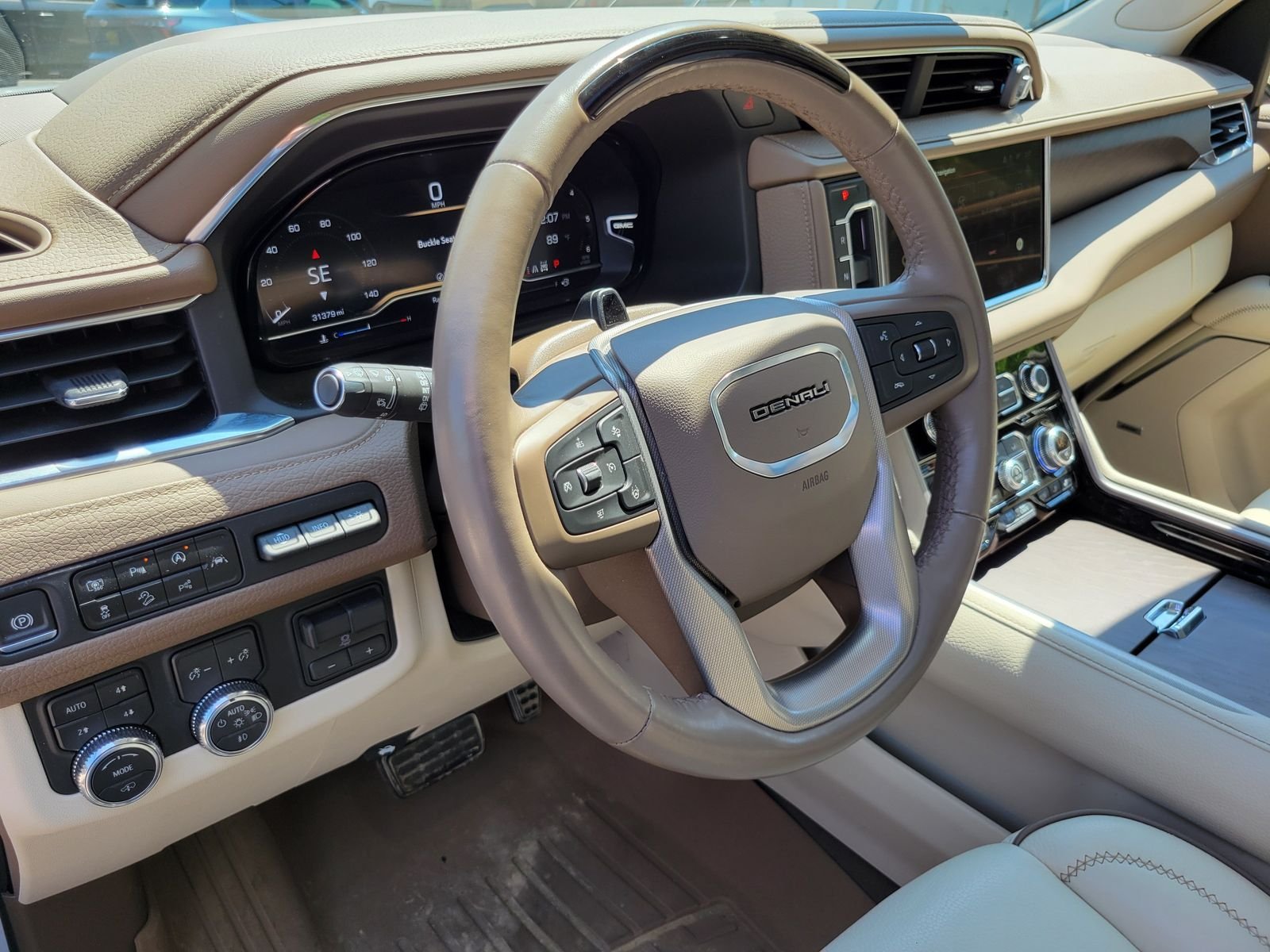 Used 2024 White GMC Denali image 11