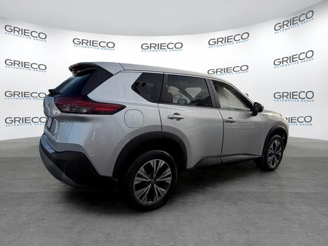 Used 2022 Silver Nissan SV image 7