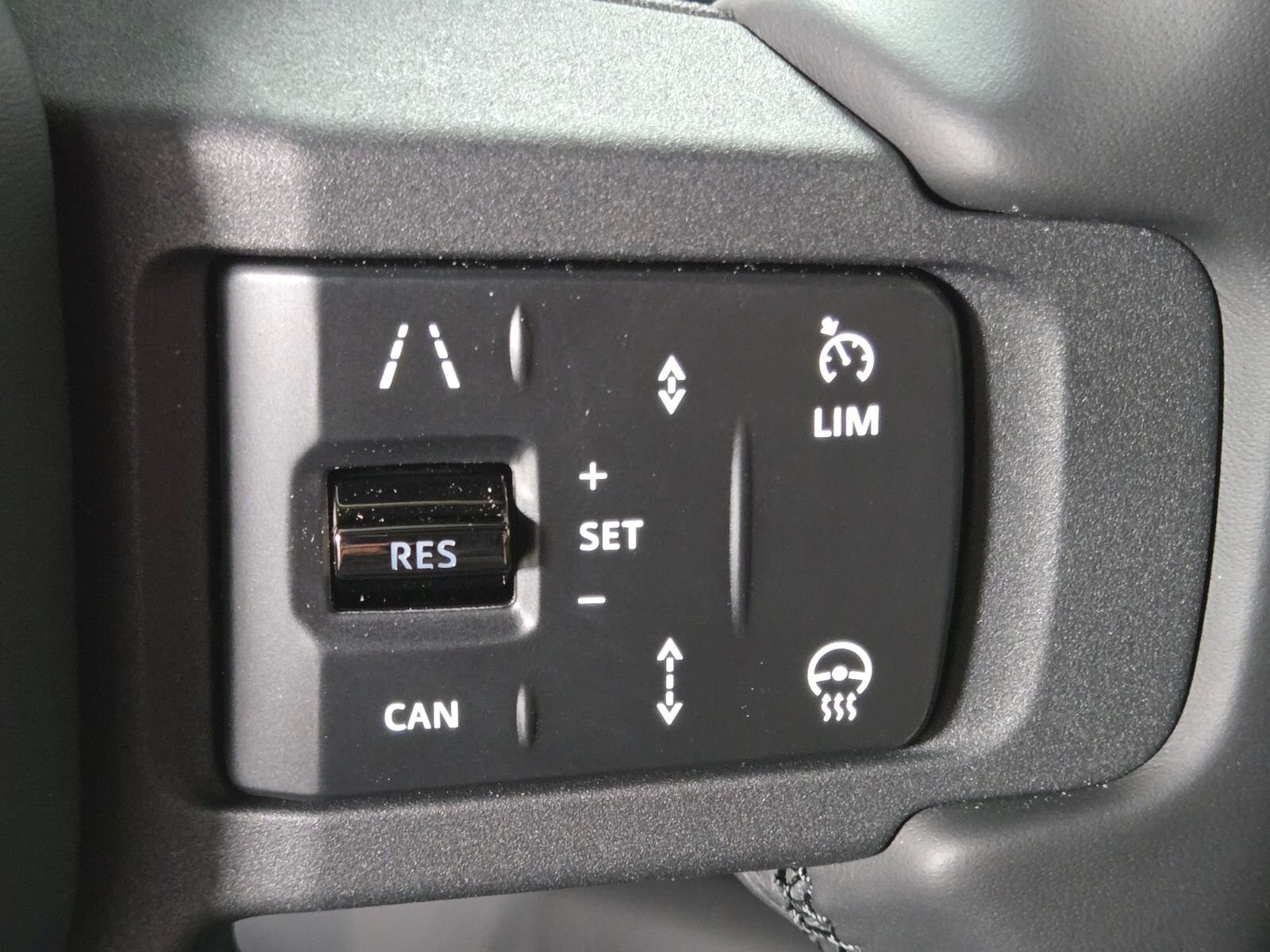 2026 Land Rover Defender OCTA - Photo 26