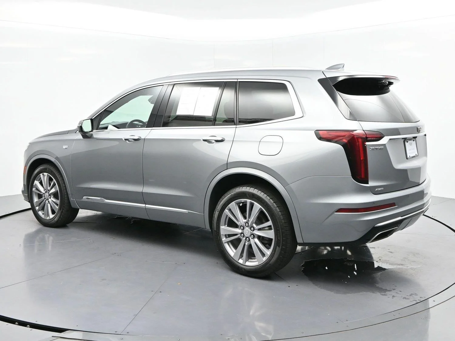 Used 2024 Argent Silver Metallic Cadillac Premium Luxury image 5