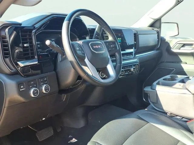 Used 2025 Onyx Black GMC SLT image 10
