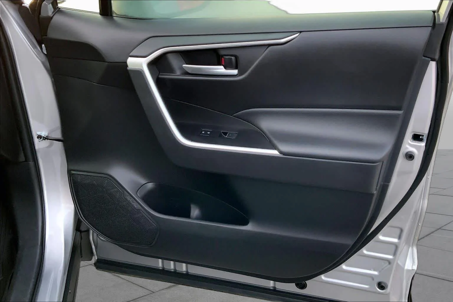 Used 2023 Silver Sky Metallic Toyota XLE image 22