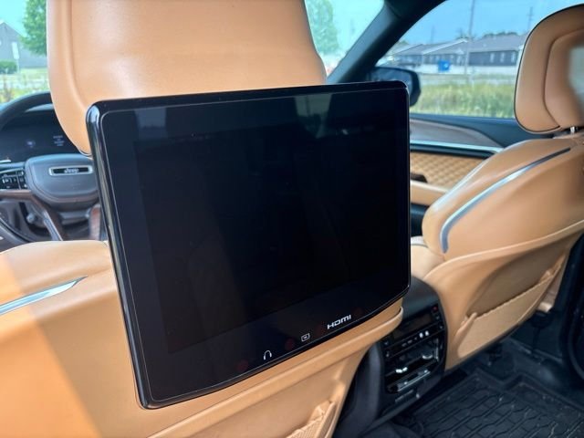 Used 2023 Black Jeep Summit image 14