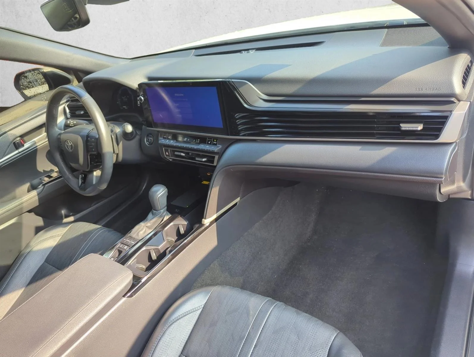Used 2025 Wind Chill Pearl Toyota XSE image 25