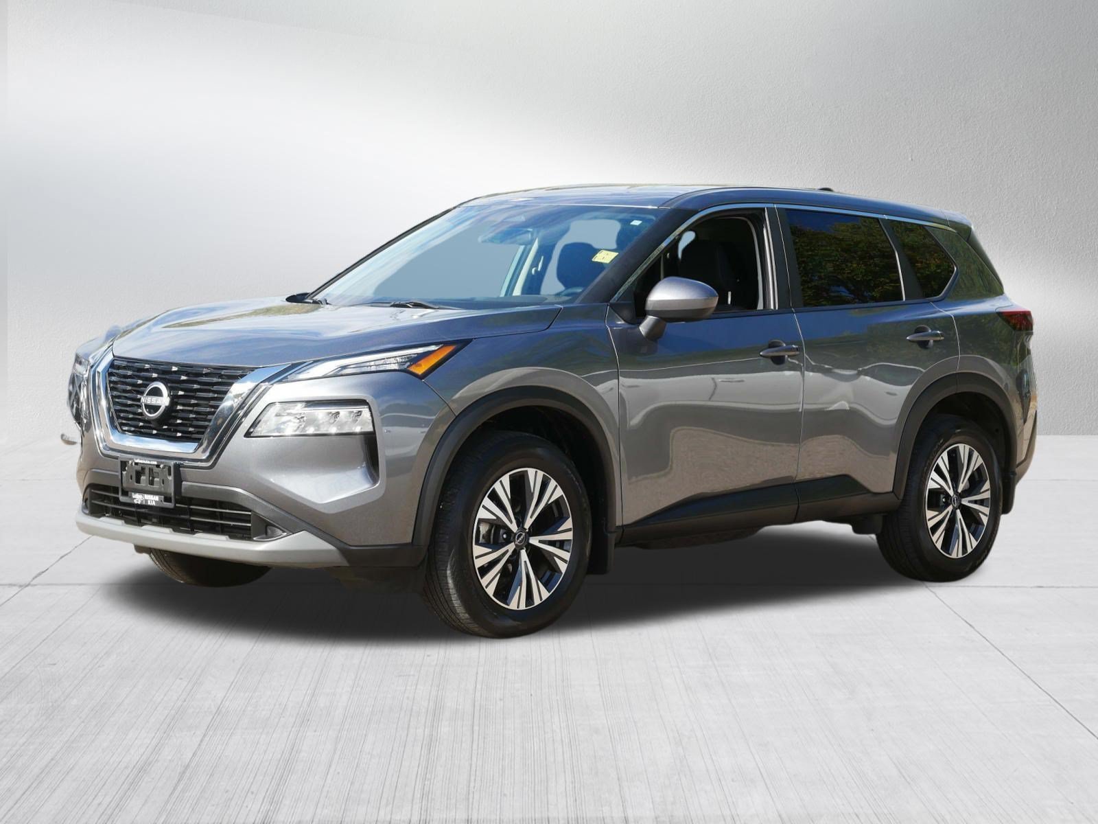 Certified Used 2023 Gun Metallic Nissan SV image 3