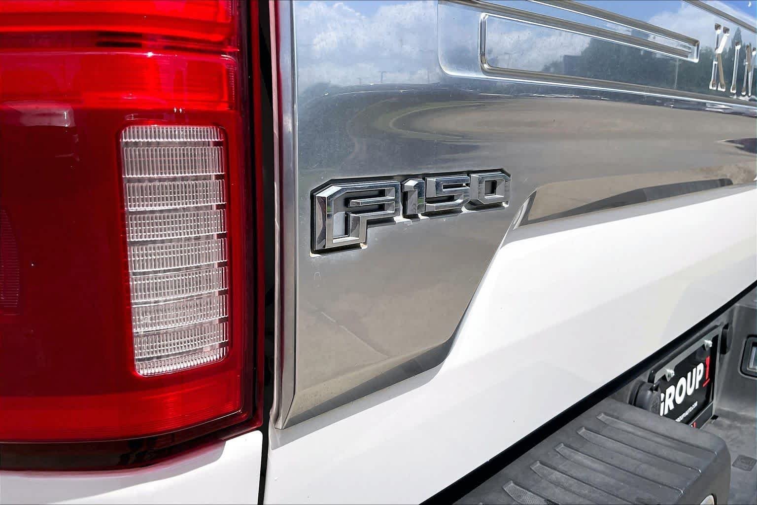 Used 2020 Star White Metallic Tri-Coat/Stone Gray Ford King Ranch image 28