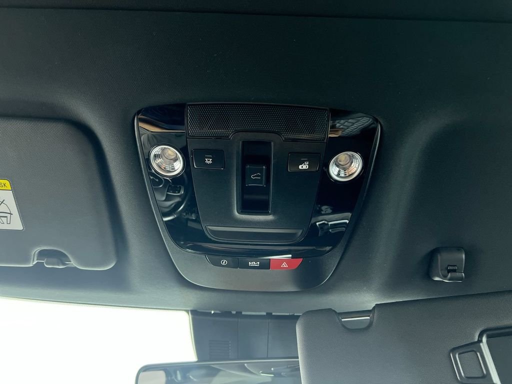 Used 2023 White Kia X-Pro Prestige image 20