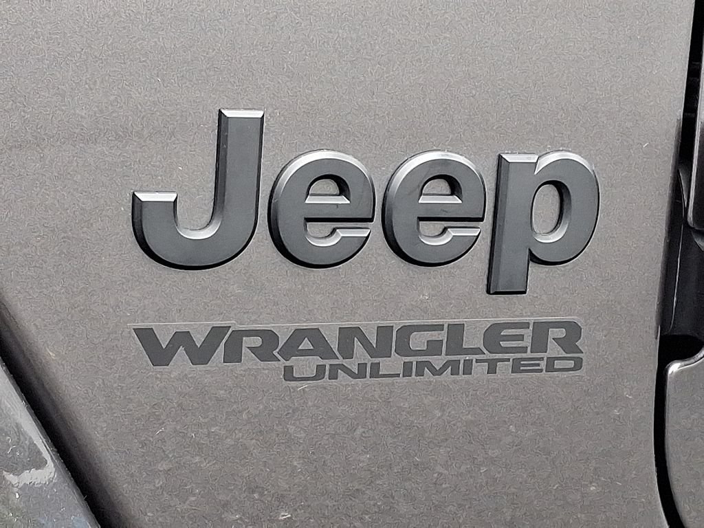 Used 2022 Gray Jeep Unlimited Sahara Altitude image 29