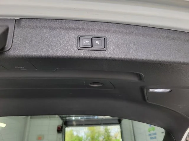 Used 2020 White Audi Premium S line image 24