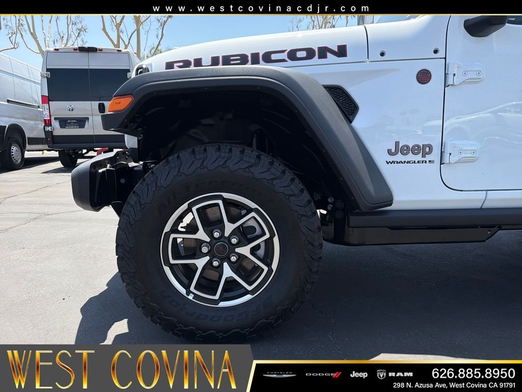 New 2026 Bright White Clear-Coat Exterior Paint Jeep Rubicon image 21