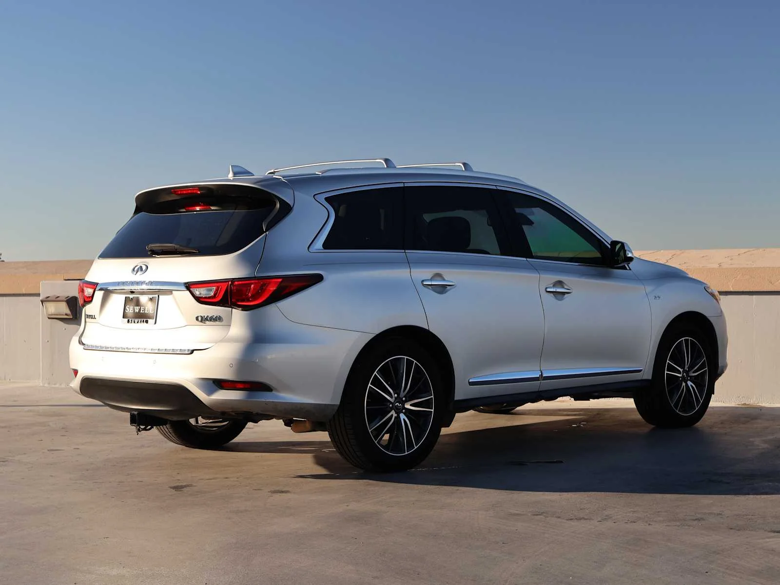 Used 2018 Liquid Platinum INFINITI  image 2