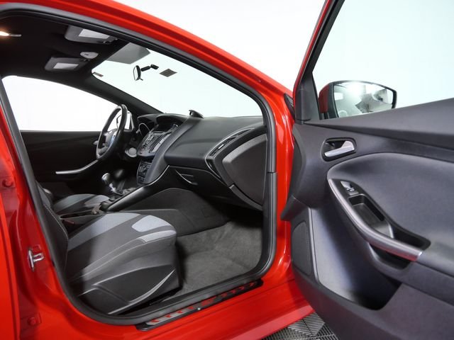 Used 2014 Red Ford ST image 10