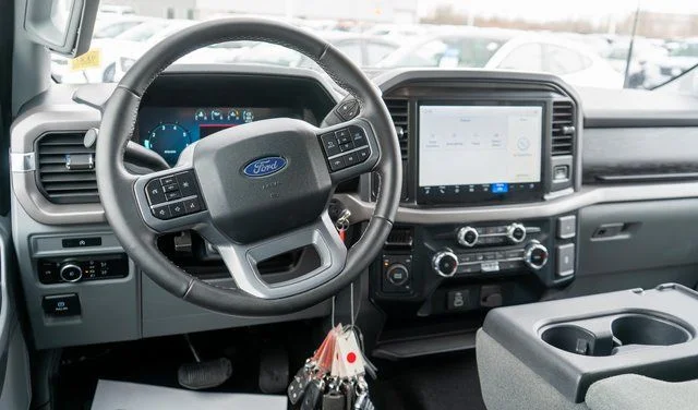 Used 2025 Black Ford XLT image 11