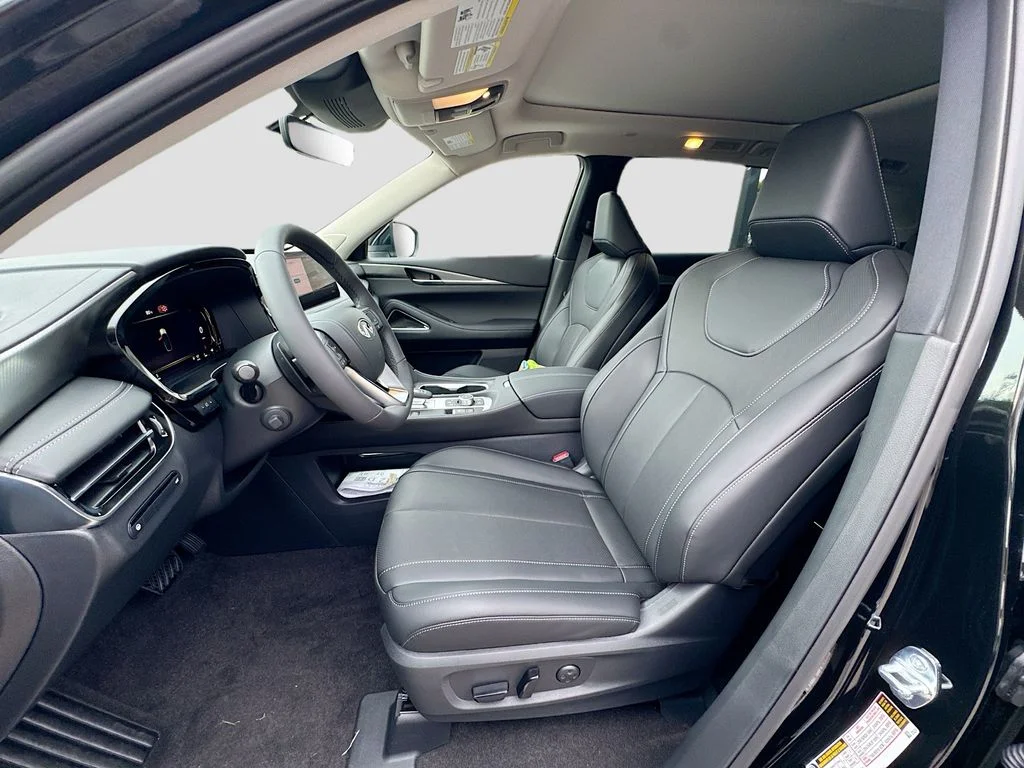 New 2027 MINERAL BLACK INFINITI Luxe FWD image 22